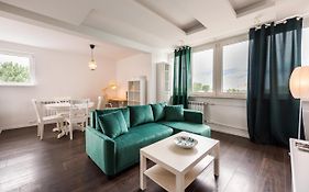 Saska Kepa Green Apartment